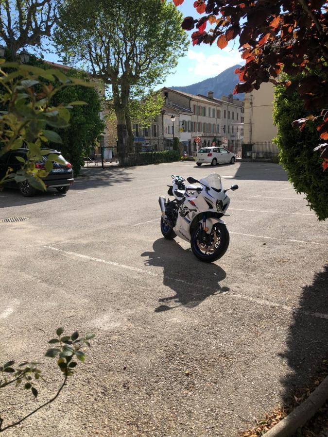 Nouvel Hotel Du Commerce Castellane Eksteriør billede