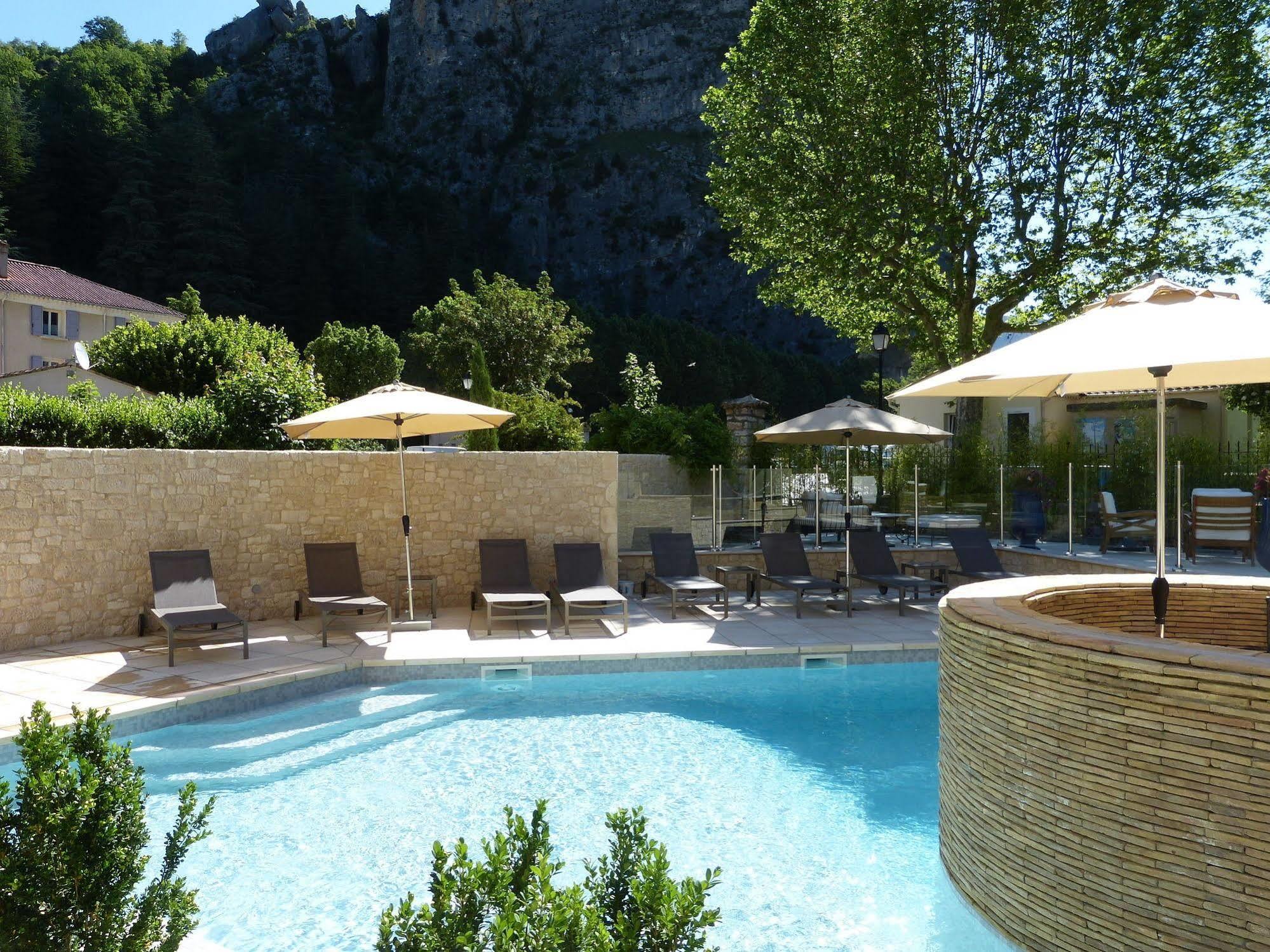 Nouvel Hotel Du Commerce Castellane Eksteriør billede